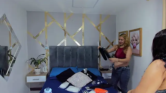 Caroliine Torres online show from 10-08-25, 11:41