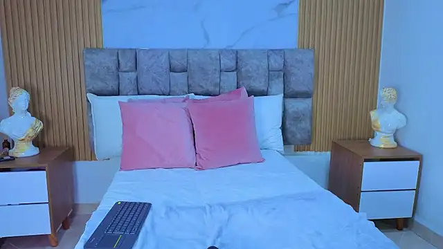 Snapshot of Khalifa_fletcher chatting on 11-10-25, 08:41 Khalifa fletcher online show from 11-10-25, 08:41