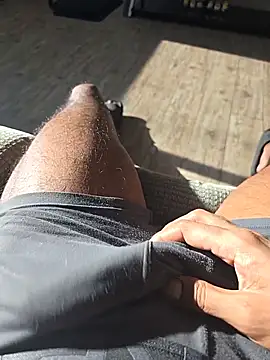 Snapshot of Keshuloveyou chatting on 02-16-25, 08:11 Keshuloveyou online show from 02-16-25, 08:11