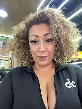Katti Barrera online show from 06-25-26, 07:51