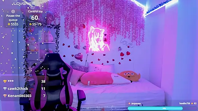 Snapshot of cat_kitty18_ chatting on 02-27-25, 12:32 cat kitty18 online show from 02-27-25, 12:32