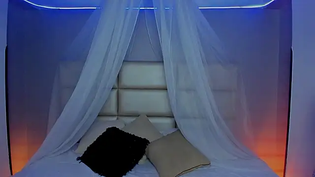 Snapshot of cat_kitty18_ chatting on 03-06-26, 06:37 cat kitty18 online show from 03-06-26, 06:37