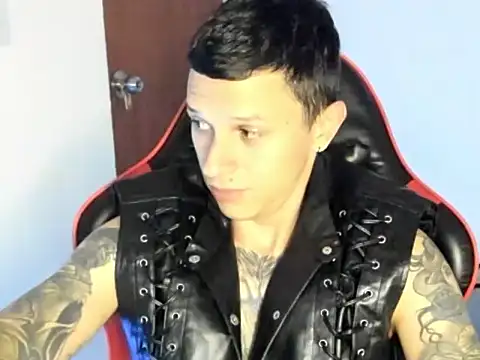 Snapshot of goodboy69l chatting on 05-06-26, 11:54 goodboy69l online show from 05-06-26, 11:54