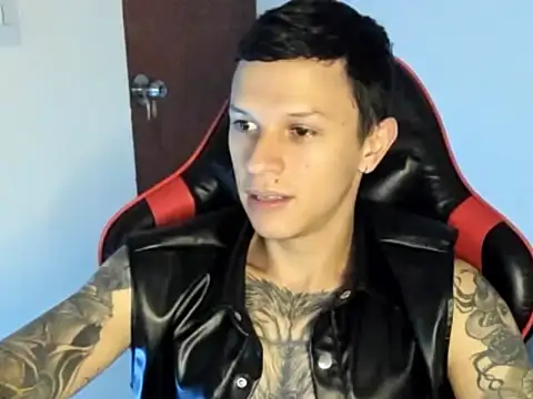Snapshot of goodboy69l chatting on 05-20-26, 12:39 goodboy69l online show from 05-20-26, 12:39