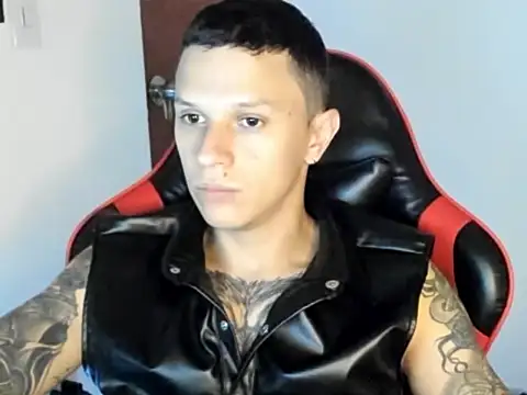 Snapshot of goodboy69l chatting on 05-28-26, 10:29 goodboy69l online show from 05-28-26, 10:29