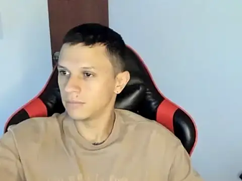 Snapshot of goodboy69l chatting on 05-30-26, 03:42 goodboy69l online show from 05-30-26, 03:42