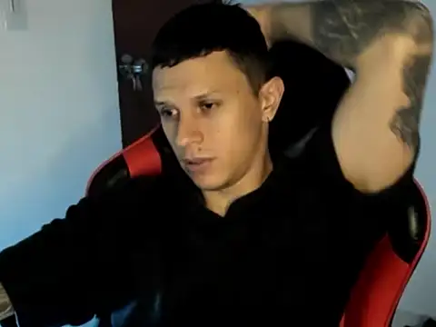 Snapshot of goodboy69l chatting on 06-09-26, 12:11 goodboy69l online show from 06-09-26, 12:11
