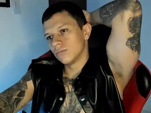Snapshot of goodboy69l chatting on 06-13-26, 11:08 goodboy69l online show from 06-13-26, 11:08