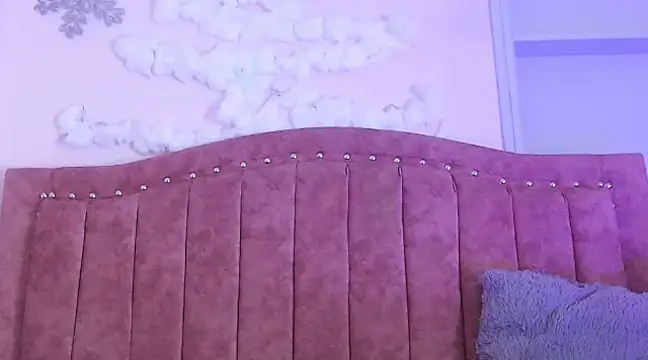Snapshot of SarahStones chatting on 01-21-25, 05:05 SarahStones online show from 01-21-25, 05:05