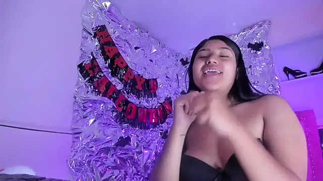 SarahStones online show from 11-12-25, 11:10