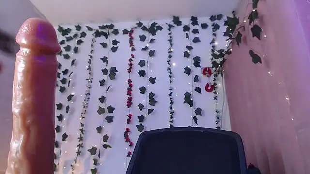 SarahStones online show from 04-19-26, 06:13