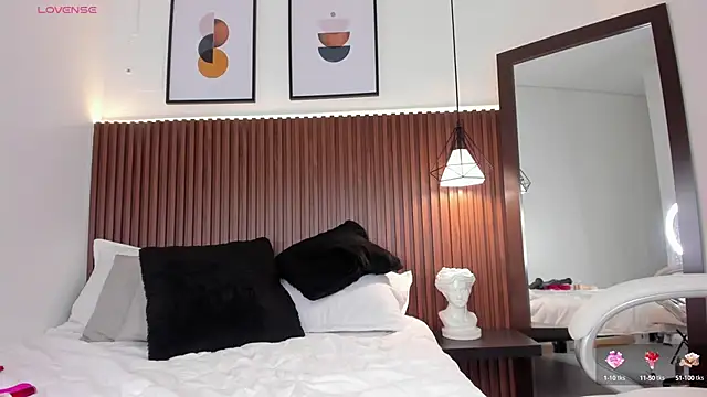 emma white 01 online show from 12-06-24, 05:31