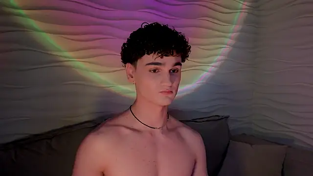 Snapshot of adam_21cm__ chatting on 03-20-25, 04:31 adam 21cm online show from 03-20-25, 04:31