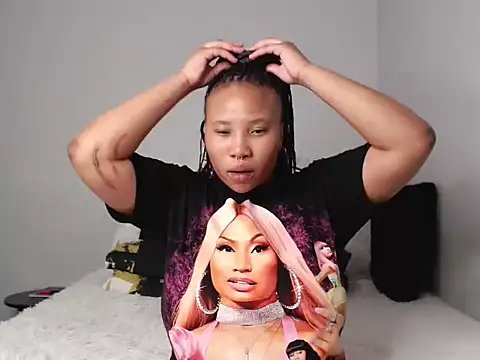 Snapshot of DrippinCaramelCutie chatting on 12-26-24, 05:51 DrippinCaramelCutie online show from 12-26-24, 05:51