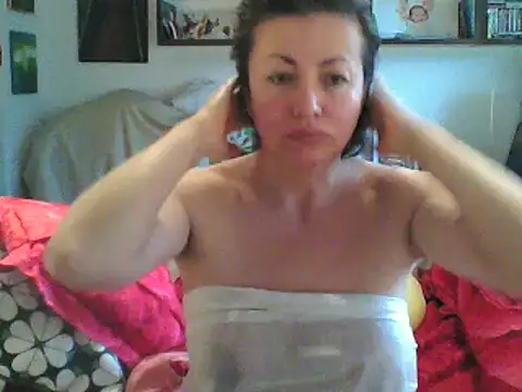 Snapshot of MariaAnaSunshine chatting on 02-26-25, 01:30 MariaAnaSunshine online show from 02-26-25, 01:30