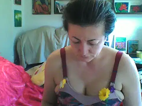 Snapshot of MariaAnaSunshine chatting on 03-05-25, 12:33 MariaAnaSunshine online show from 03-05-25, 12:33