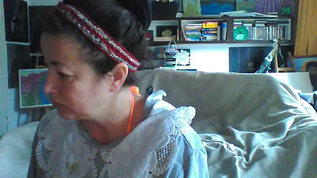 Snapshot of MariaAnaSunshine chatting on 10-16-25, 08:37 MariaAnaSunshine online show from 10-16-25, 08:37