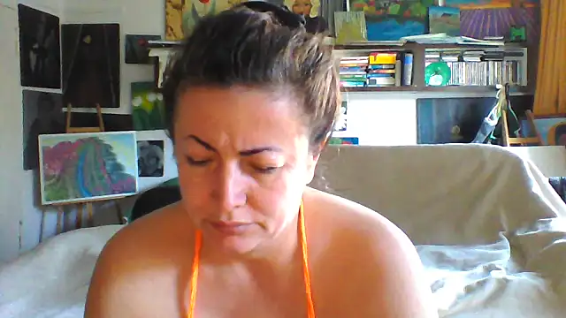Snapshot of MariaAnaSunshine chatting on 10-18-25, 02:07 MariaAnaSunshine online show from 10-18-25, 02:07
