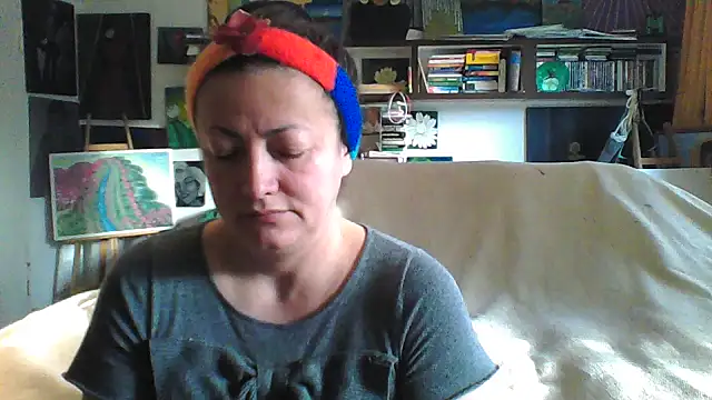 MariaAnaSunshine online show from 10-21-25, 07:20