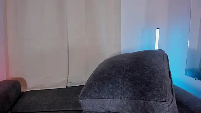 zoe roux21 online show from 03-09-25, 01:25