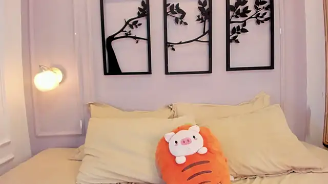 zoe roux21 online show from 11-19-25, 04:23