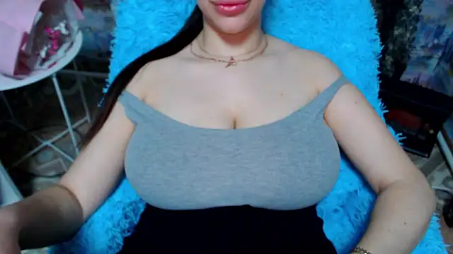 Snapshot of lovelyseu chatting on 12-15-25, 07:23 lovelyseu online show from 12-15-25, 07:23