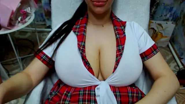 Snapshot of lovelyseu chatting on 02-18-26, 08:21 lovelyseu online show from 02-18-26, 08:21