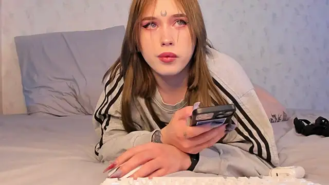 Snapshot of Spliti_moon chatting on 02-09-25, 05:43 Spliti moon online show from 02-09-25, 05:43