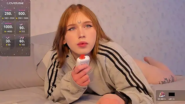 Snapshot of Spliti_moon chatting on 03-17-25, 05:49 Spliti moon online show from 03-17-25, 05:49