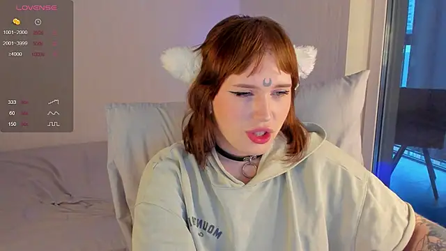 Snapshot of Spliti_moon chatting on 10-18-25, 12:39 Spliti moon online show from 10-18-25, 12:39