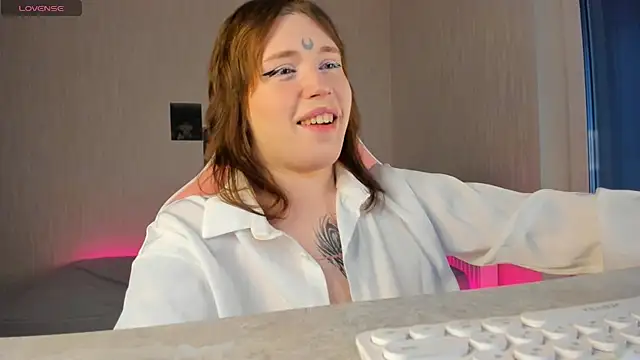 Snapshot of Spliti_moon chatting on 02-14-26, 11:51 Spliti moon online show from 02-14-26, 11:51