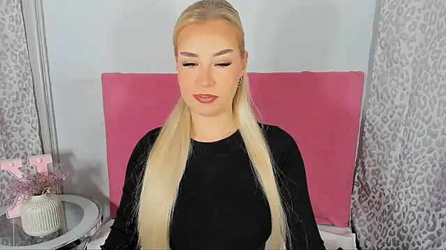 Snapshot of KristyHoney chatting on 03-08-26, 03:16 KristyHoney online show from 03-08-26, 03:16