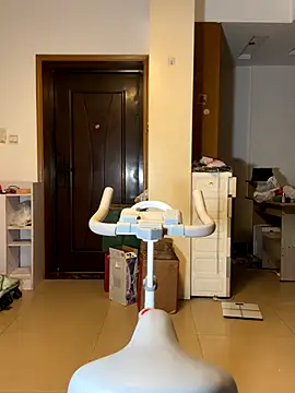 Tastemystrawberry online show from 10-18-25, 03:35