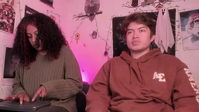 Snapshot of hothoneychile chatting on 12-20-25, 03:35 hothoneychile online show from 12-20-25, 03:35