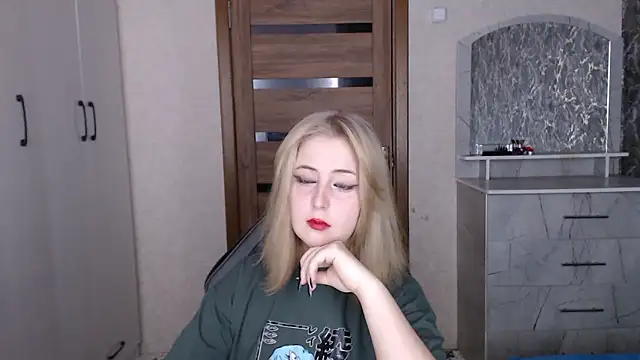 Snapshot of Kristy-Max chatting on 01-05-26, 09:07 Kristy-Max online show from 01-05-26, 09:07