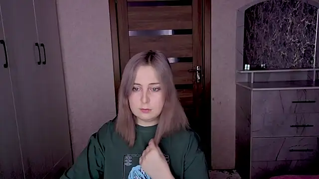 Snapshot of Kristy-Max chatting on 02-04-26, 09:09 Kristy-Max online show from 02-04-26, 09:09