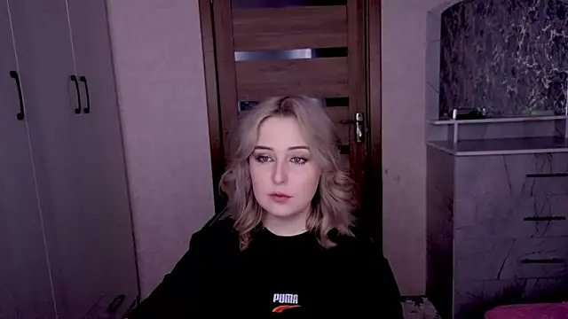 Snapshot of Kristy-Max chatting on 02-07-26, 11:19 Kristy-Max online show from 02-07-26, 11:19