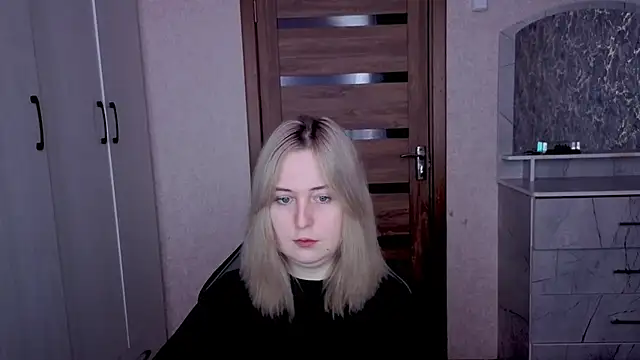 Snapshot of Kristy-Max chatting on 02-13-26, 07:59 Kristy-Max online show from 02-13-26, 07:59