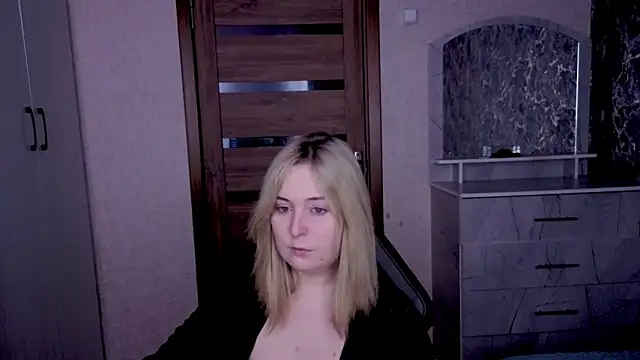 Snapshot of Kristy-Max chatting on 02-24-26, 01:47 Kristy-Max online show from 02-24-26, 01:47