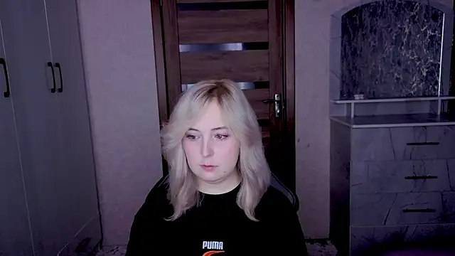 Snapshot of Kristy-Max chatting on 03-10-26, 09:31 Kristy-Max online show from 03-10-26, 09:31