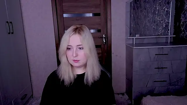 Snapshot of Kristy-Max chatting on 03-12-26, 08:15 Kristy-Max online show from 03-12-26, 08:15