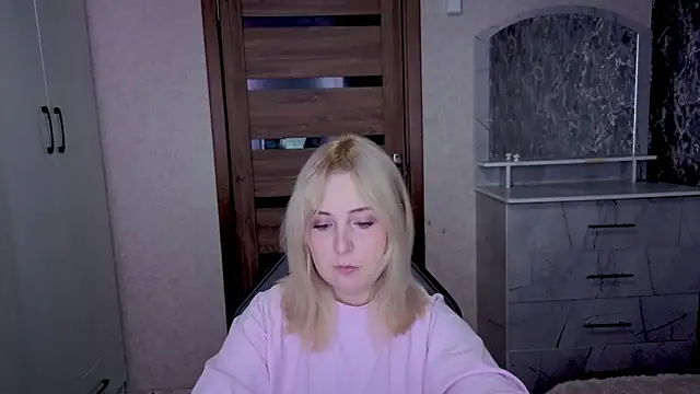 Snapshot of Kristy-Max chatting on 03-13-26, 08:48 Kristy-Max online show from 03-13-26, 08:48