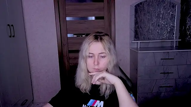 Kristy-Max online show from 04-28-26, 09:31