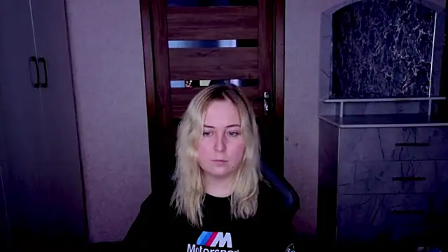 Snapshot of Kristy-Max chatting on 06-03-26, 11:10 Kristy-Max online show from 06-03-26, 11:10