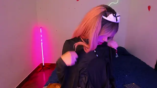 Snapshot of CelesteXCute chatting on 01-10-26, 11:42 CelesteXCute online show from 01-10-26, 11:42