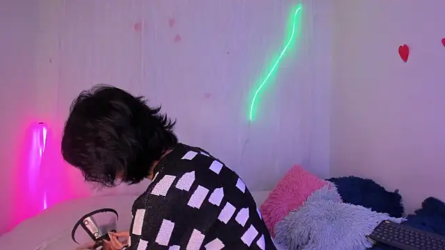 Snapshot of CelesteXCute chatting on 02-14-26, 09:33 CelesteXCute online show from 02-14-26, 09:33