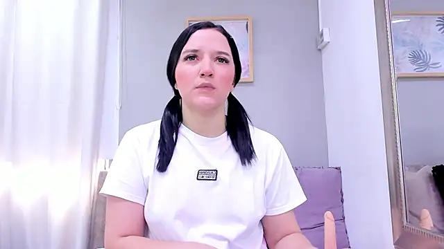  EmilyJireh  online show from 04-27-26, 07:34