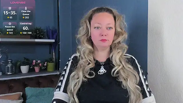 JesiaFoxi online show from 10-02-25, 11:17