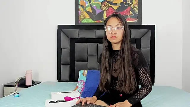 tatiana valencia online show from 12-23-24, 01:45