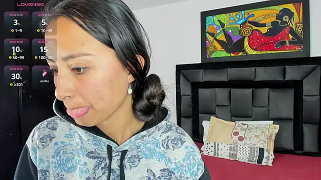 tatiana valencia online show from 02-05-25, 04:25